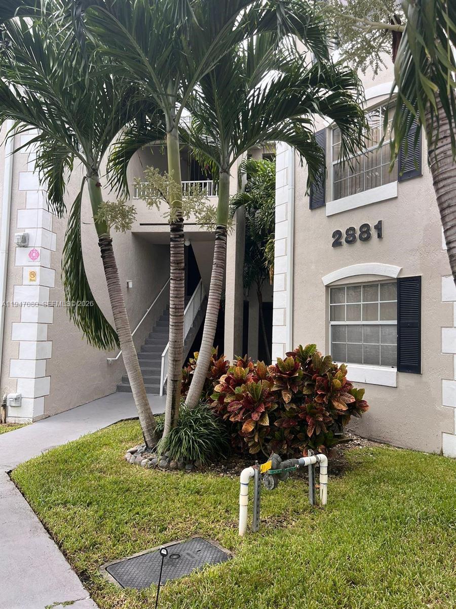 Enjoy a peaceful community setting with green areas and a pleasant residential environment. Conveniently located near major roads, shopping centers, restaurants, schools, and essential services, making daily commuting easy and efficient.