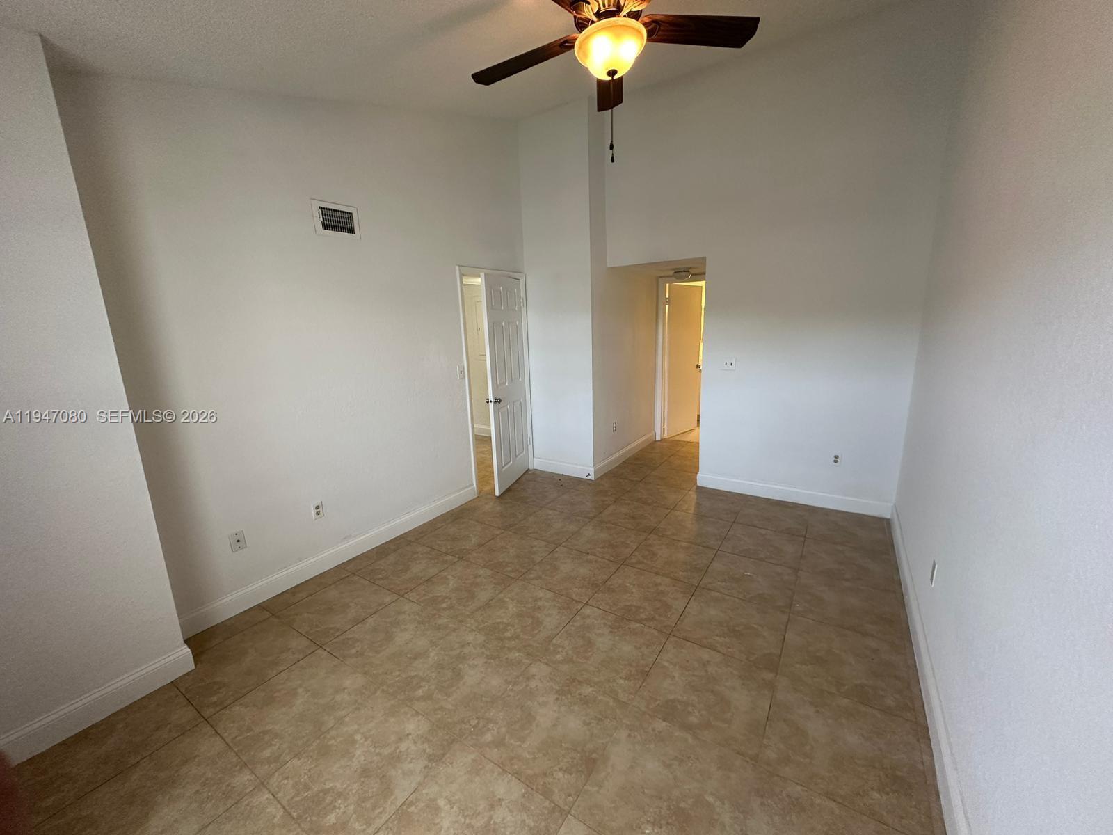LAKEVIEW CLUB CONDO - Residential Lease