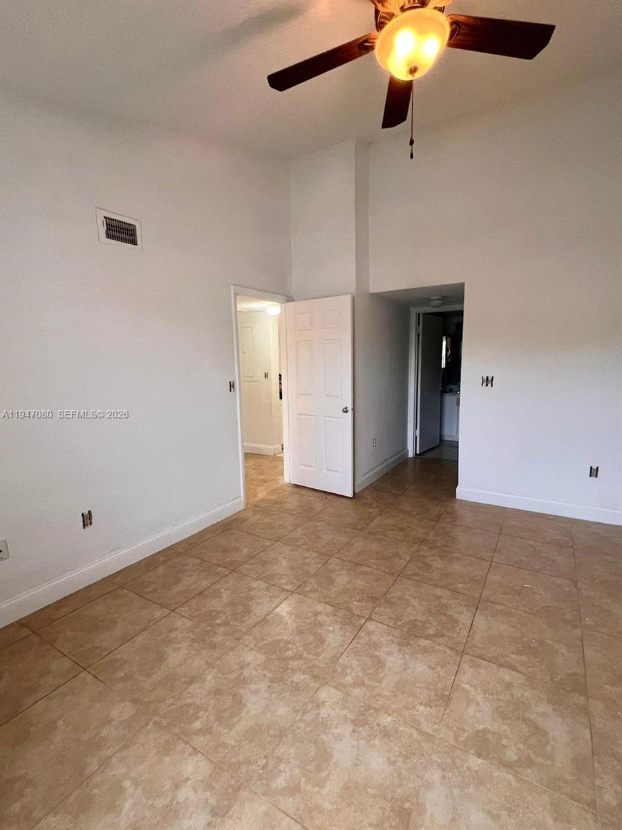 LAKEVIEW CLUB CONDO - Residential Lease