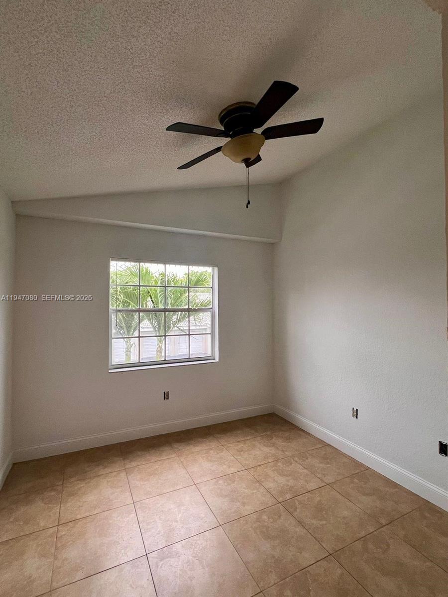 LAKEVIEW CLUB CONDO - Residential Lease