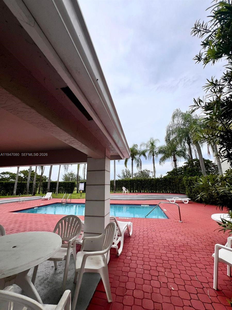 LAKEVIEW CLUB CONDO - Residential Lease