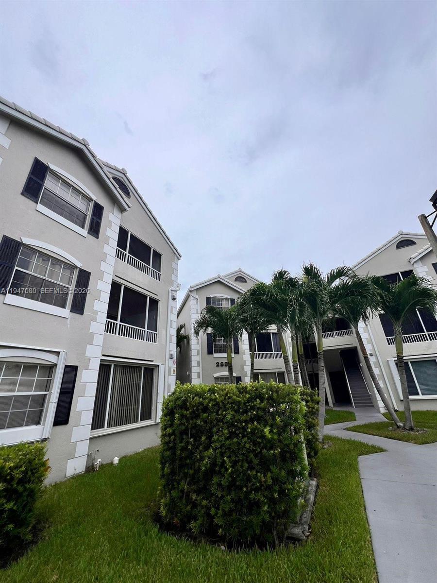 LAKEVIEW CLUB CONDO - Residential Lease