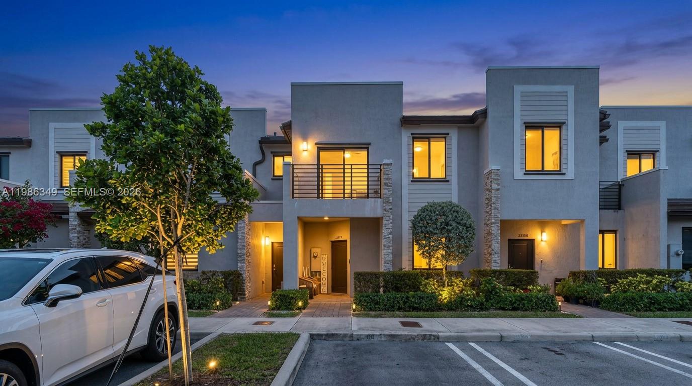 VIA VENTURA NEIGHBORHOOD - Residential