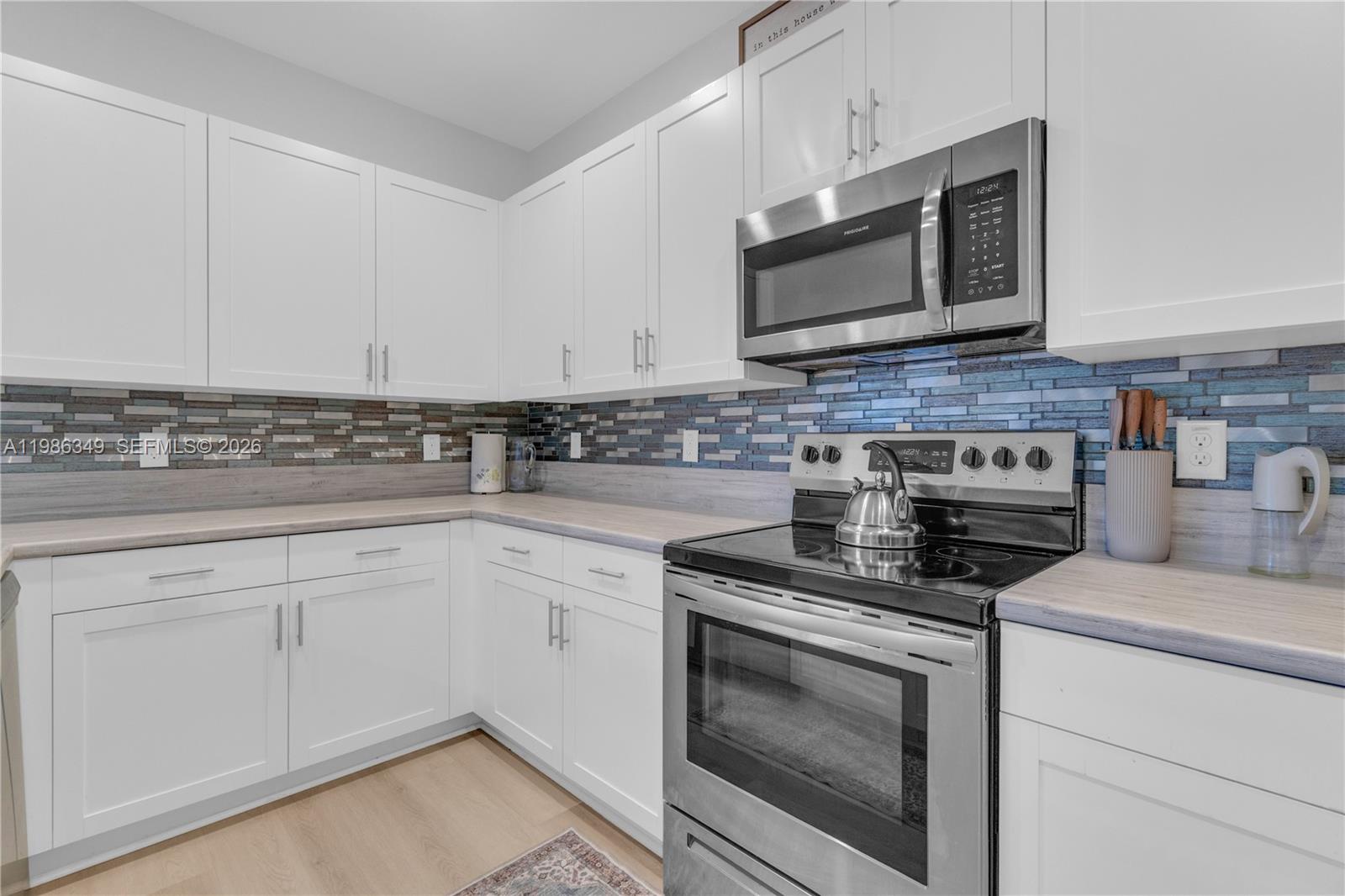 VIA VENTURA NEIGHBORHOOD - Residential