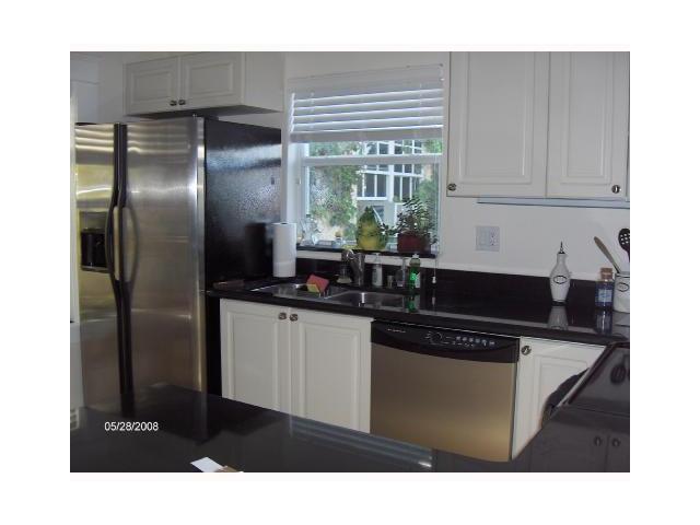 BAYWALK CONDO - Residential Lease