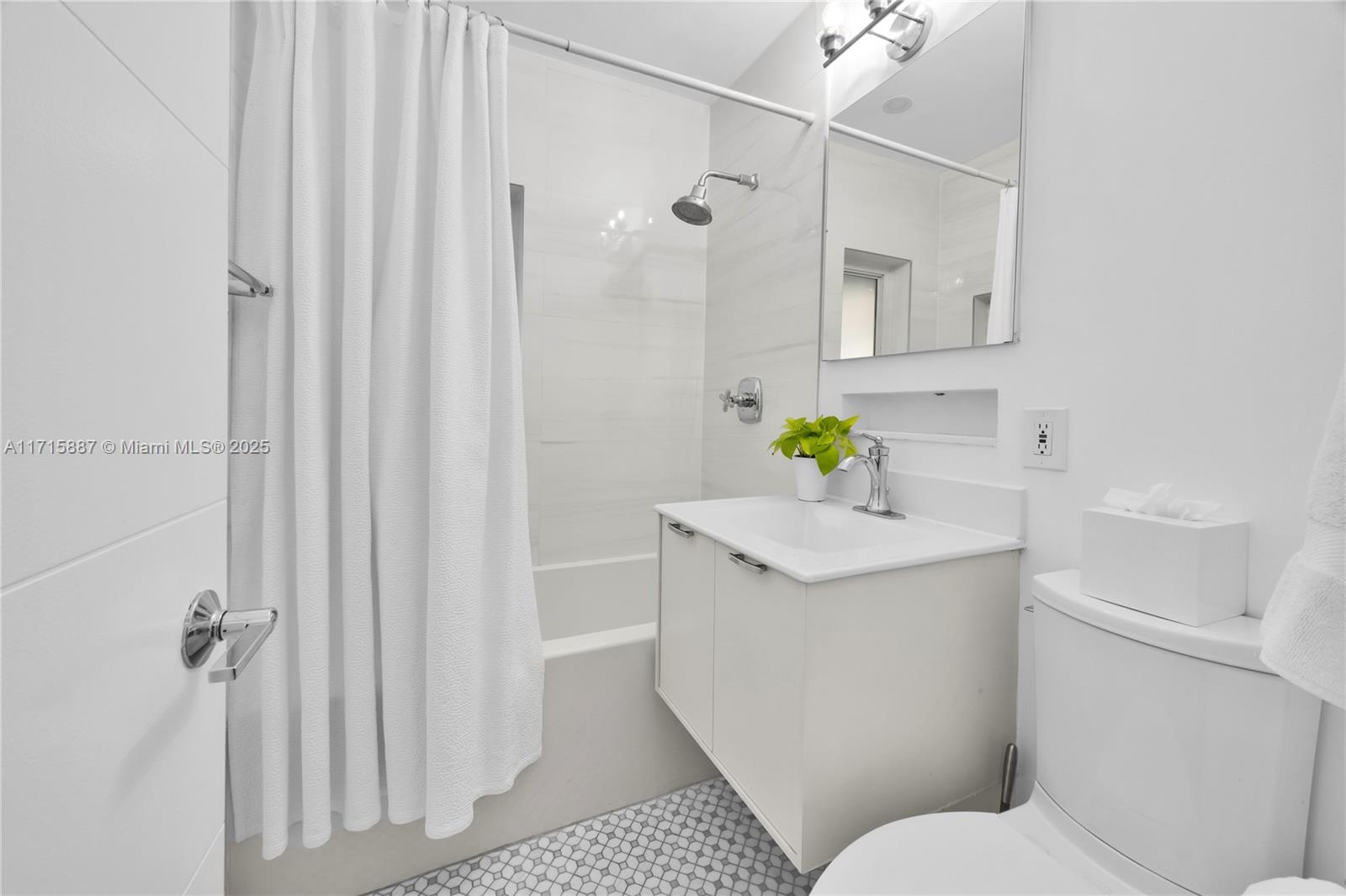RIVIERA ESTATES 2ND ADDN - Residential