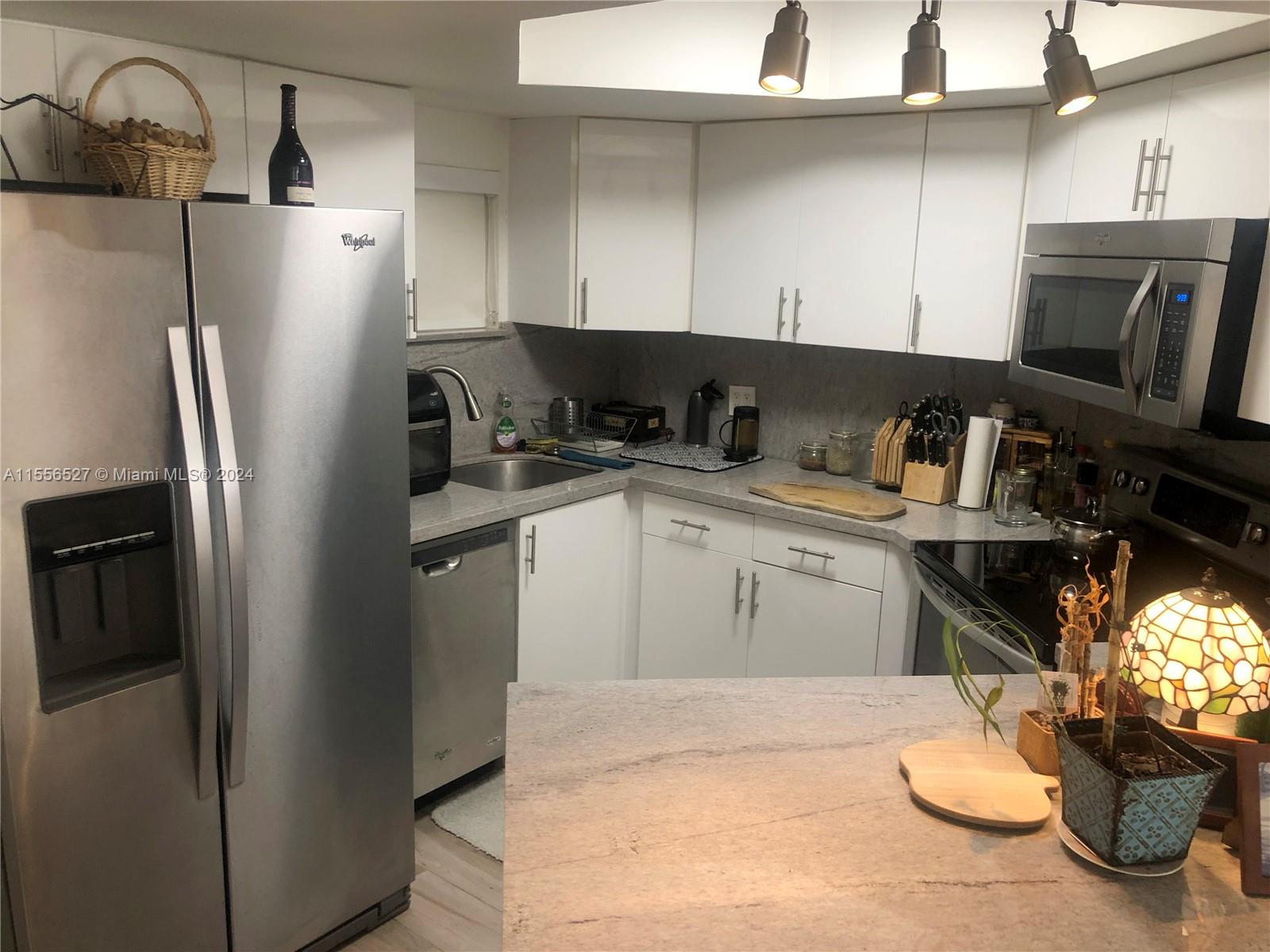 LAS VISTAS AT DORAL CONDO - Residential