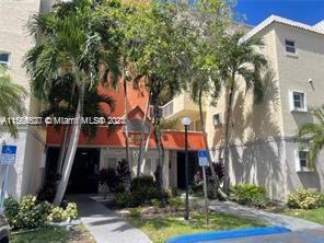 LAS VISTAS AT DORAL CONDO - Residential