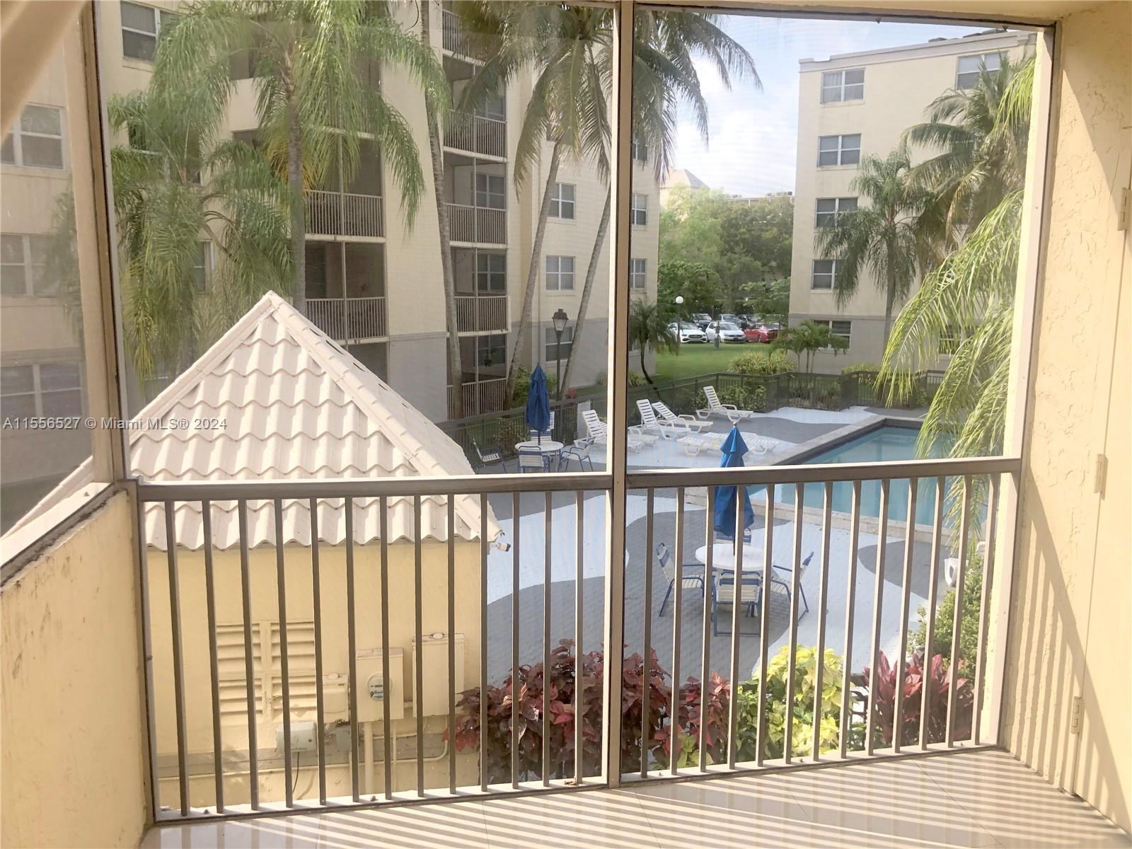 LAS VISTAS AT DORAL CONDO - Residential