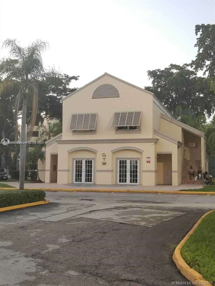 LAS VISTAS AT DORAL CONDO - Residential