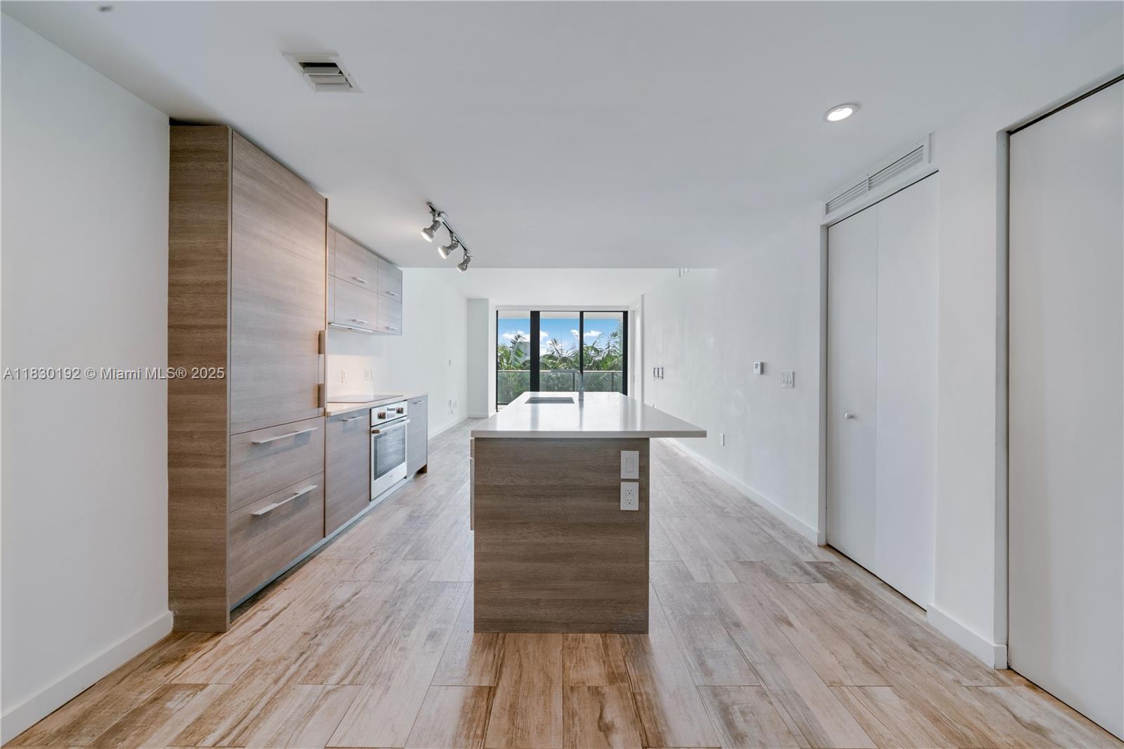 PARAISO BAY CONDO - Residential