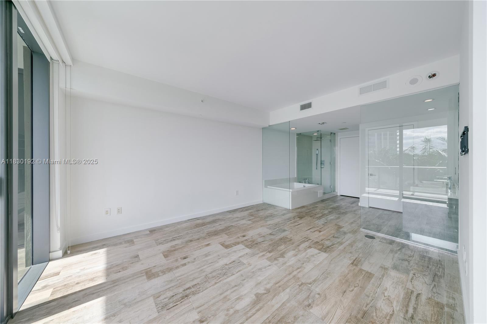 PARAISO BAY CONDO - Residential
