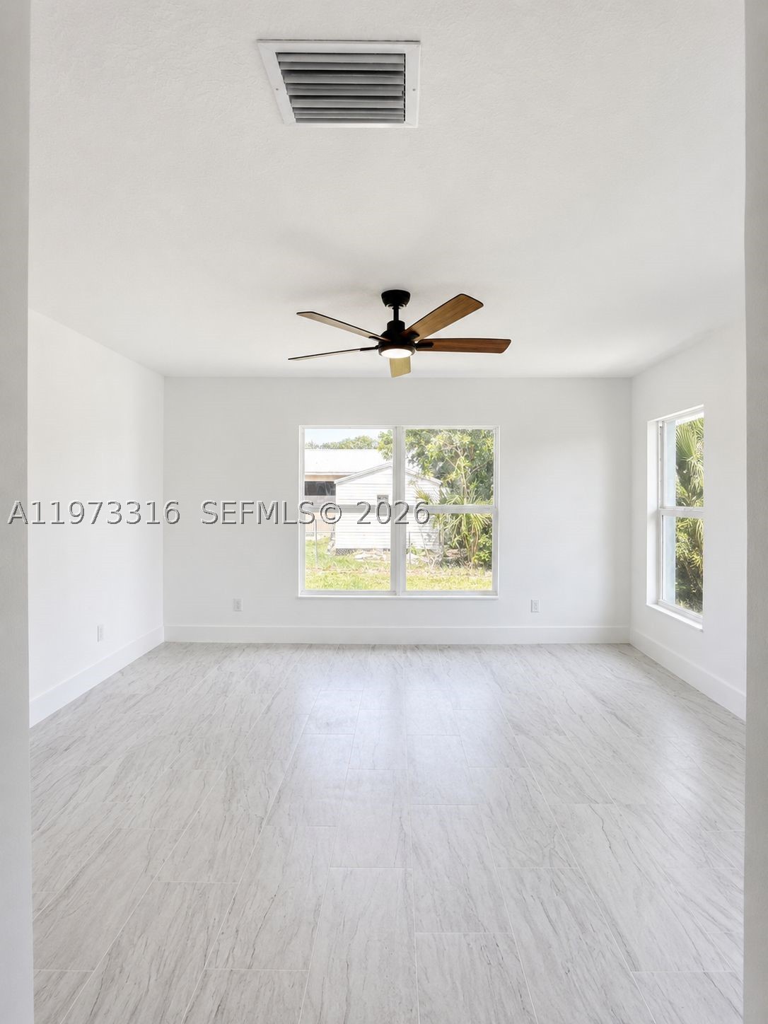 VERO LAKE ESTATES UNIT H- - Residential