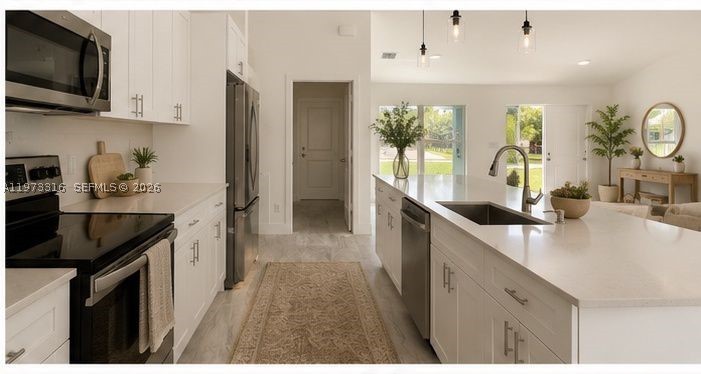 VERO LAKE ESTATES UNIT H- - Residential