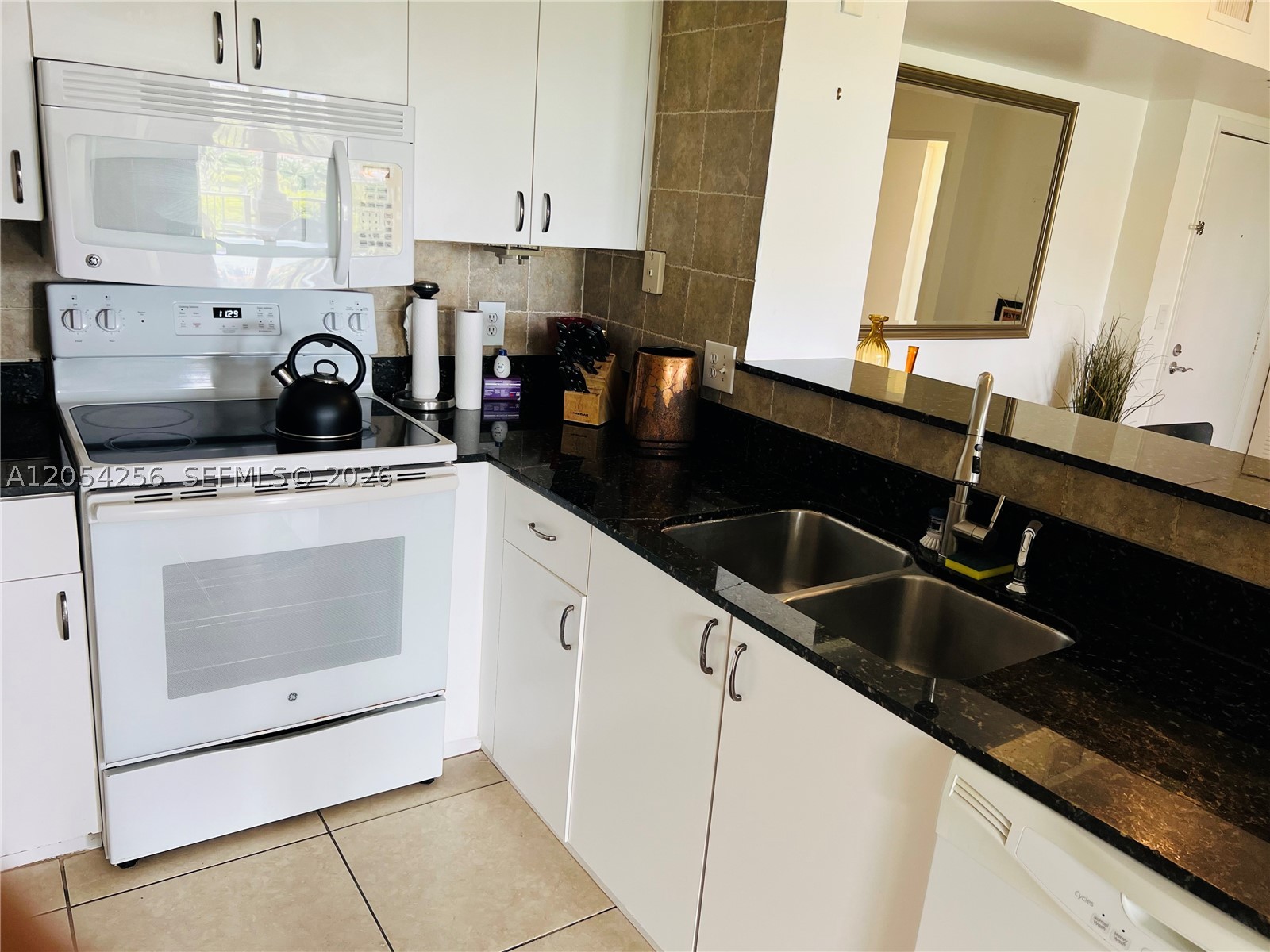 THE YACHT CLUB AT AVENTUR - Residential Lease