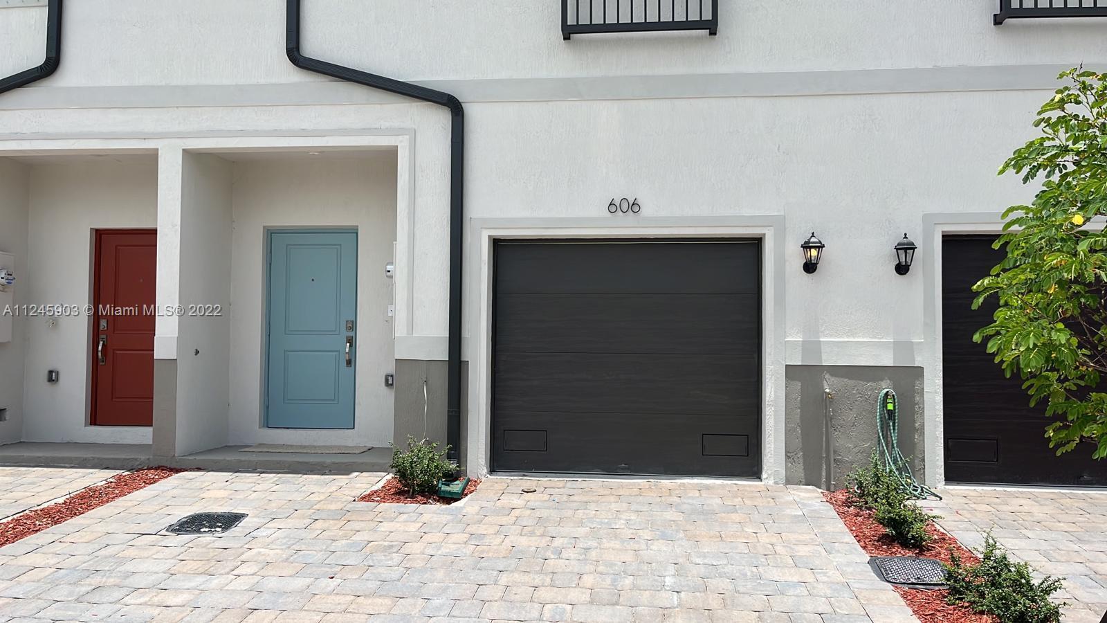 New DRHORTON Built Regal Palms 3 Bedroom 2.5 Bath Two story townhouse with Light and Bright Floor Plan, Gourmet Kitchen with Stainless Appliances all facing the Family Room.  All Upstairs Bedrooms are nice Sized and have New Plush Tan Carpeting while downstairs has all Ceramic Tile Floors. Ready to move in !!