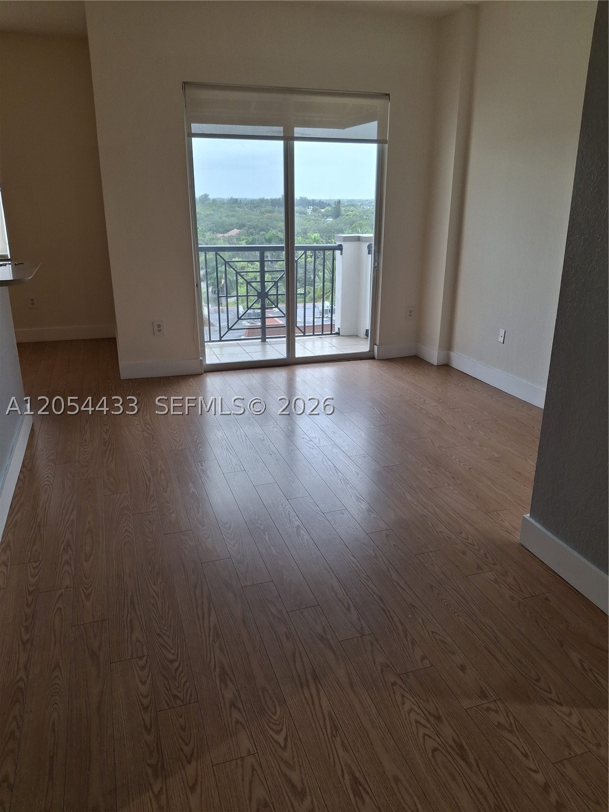 THE GRANDE CONDO - Residential Lease