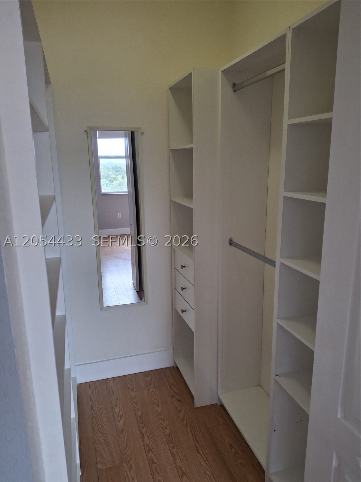 THE GRANDE CONDO - Residential Lease