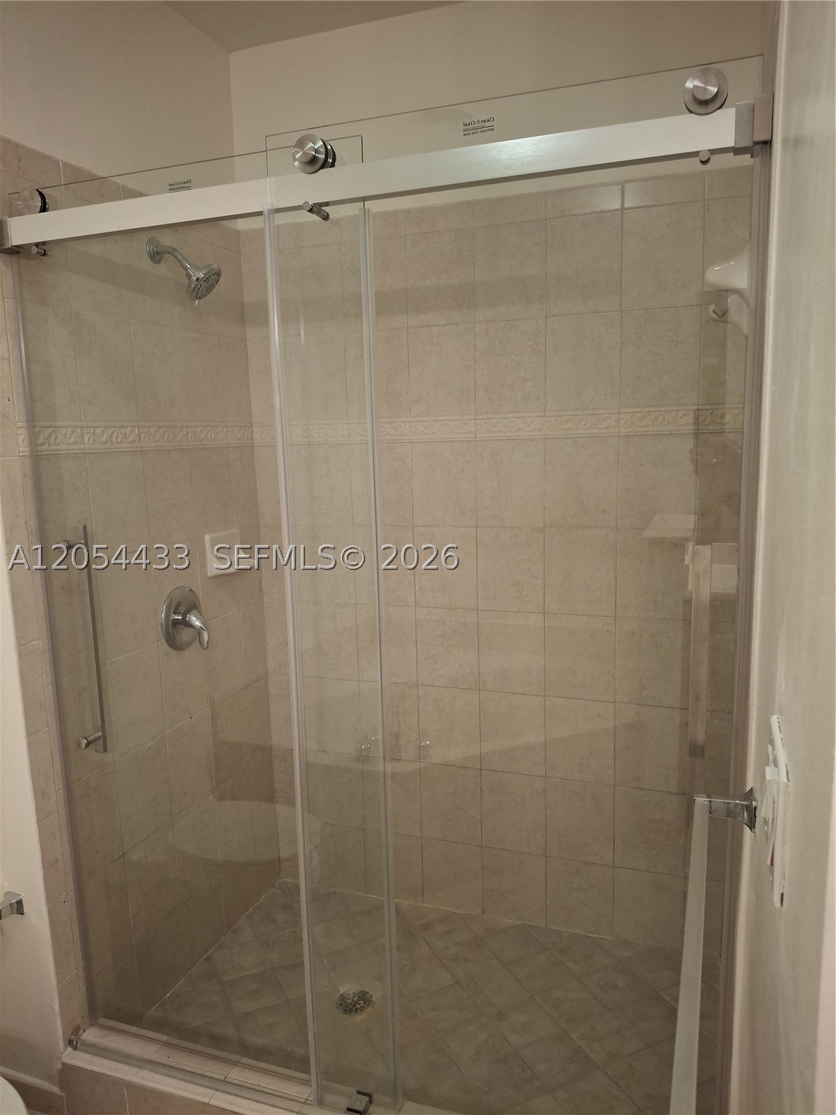 THE GRANDE CONDO - Residential Lease