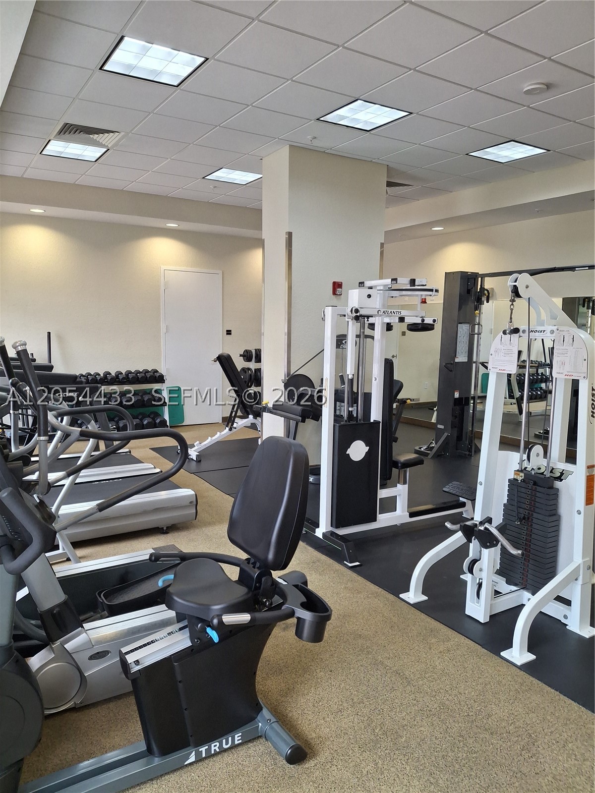 THE GRANDE CONDO - Residential Lease