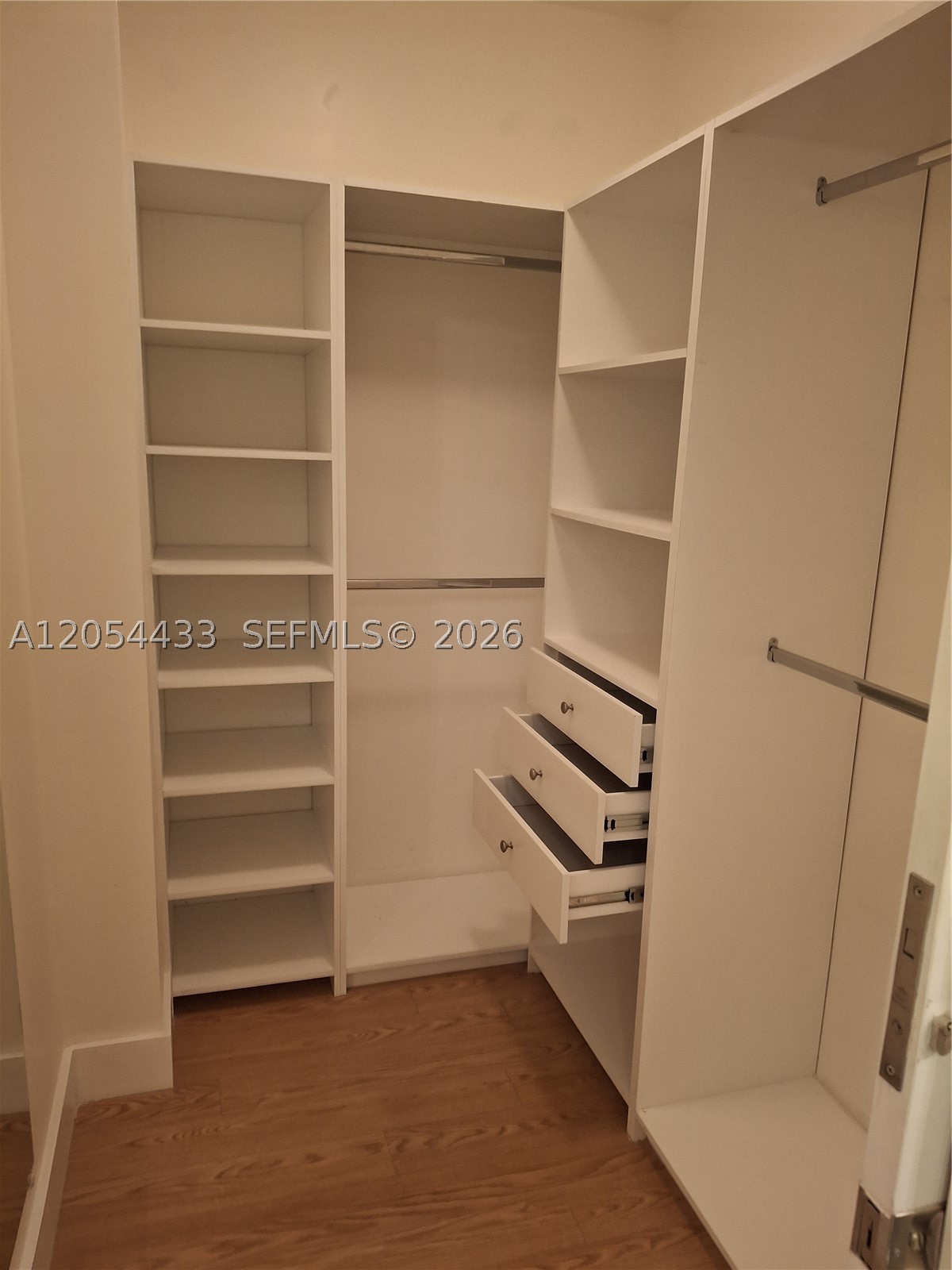 THE GRANDE CONDO - Residential Lease