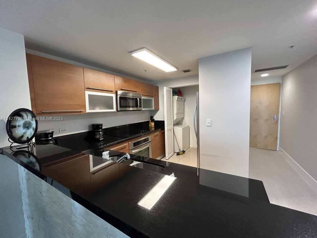 VIZCAYNE NORTH CONDO - Residential Lease