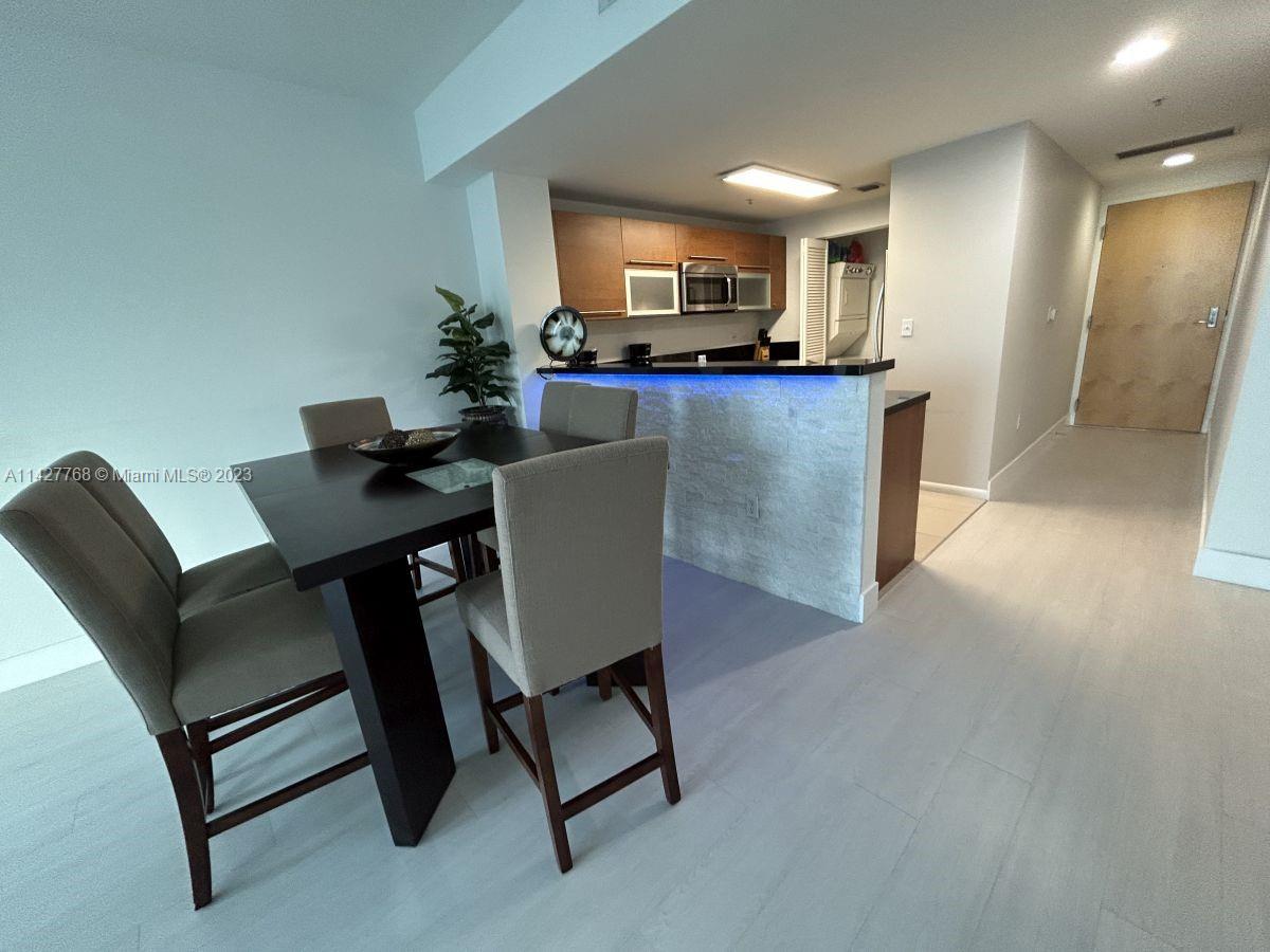 VIZCAYNE NORTH CONDO - Residential Lease