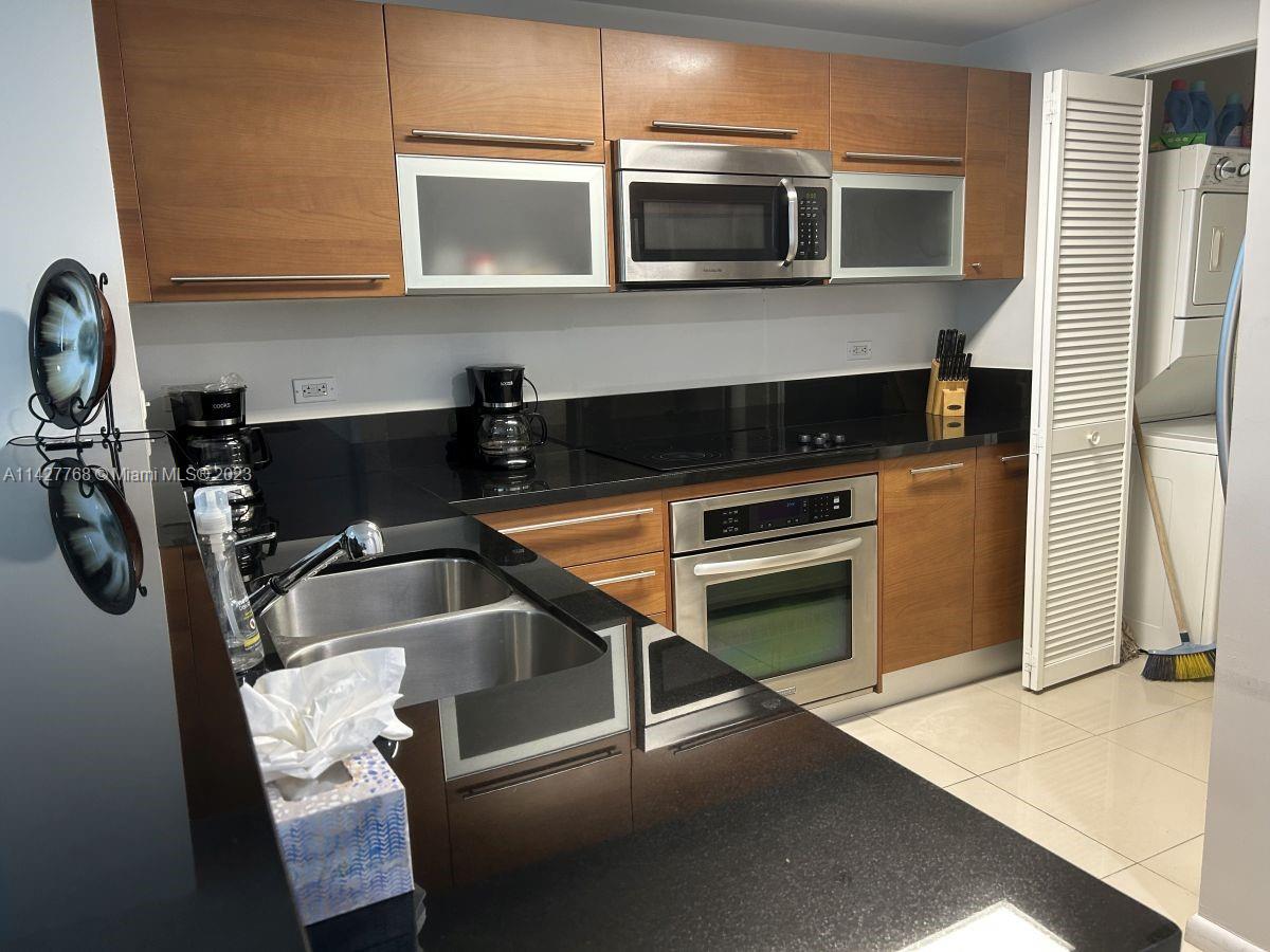 VIZCAYNE NORTH CONDO - Residential Lease