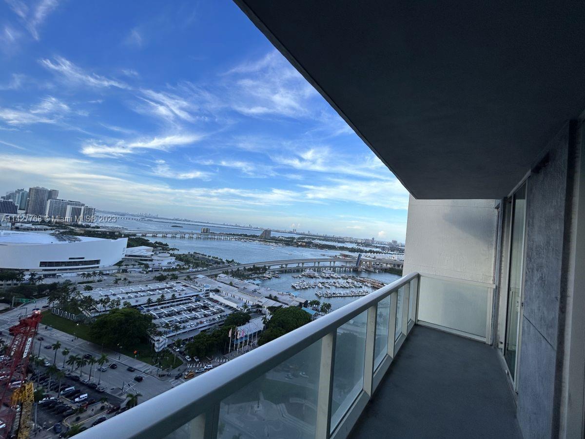 VIZCAYNE NORTH CONDO - Residential Lease