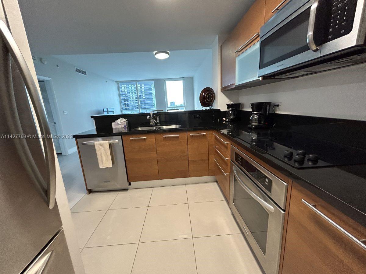 VIZCAYNE NORTH CONDO - Residential Lease