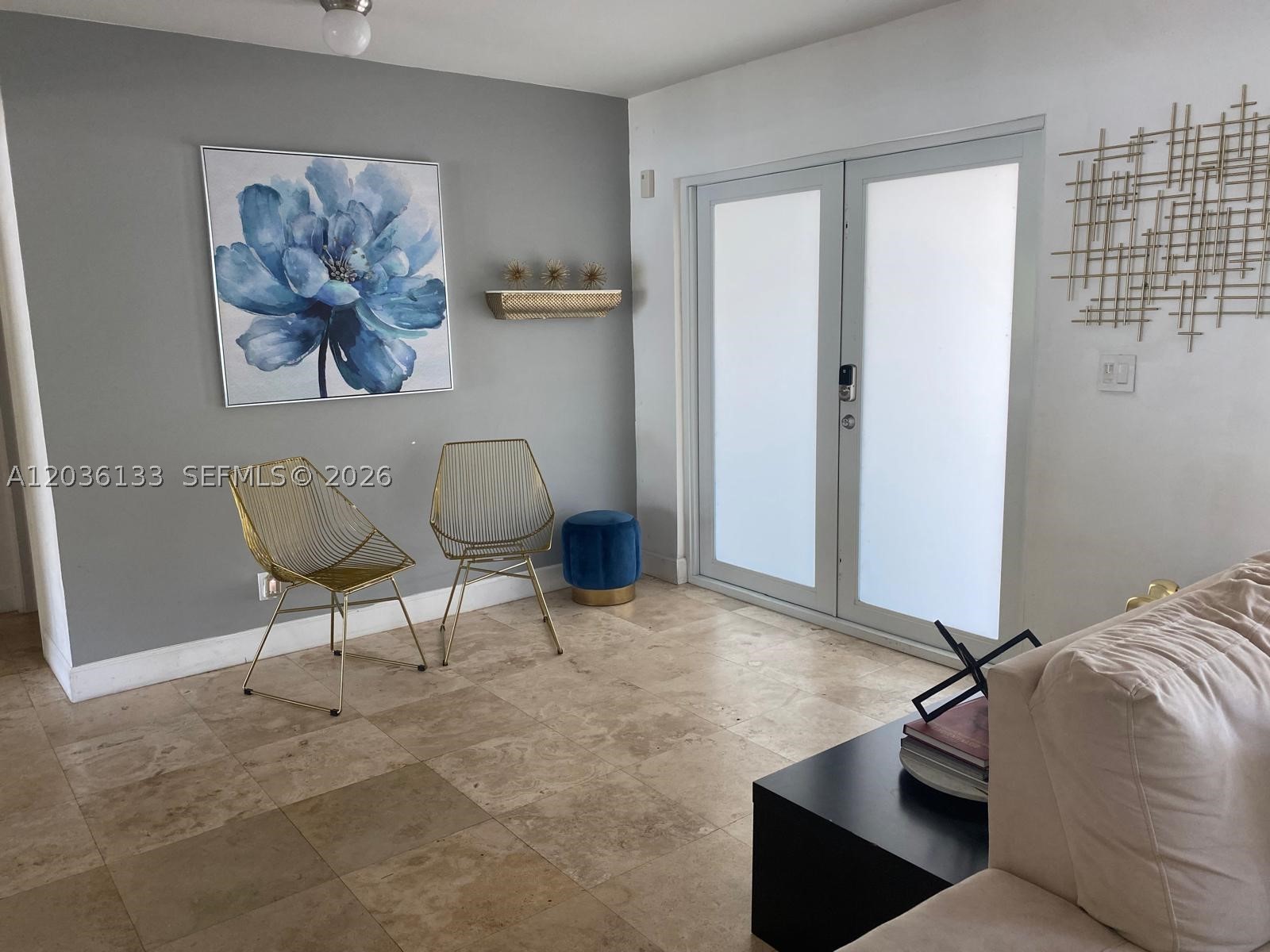 HOLLYWOOD LAKES SECTION - Residential