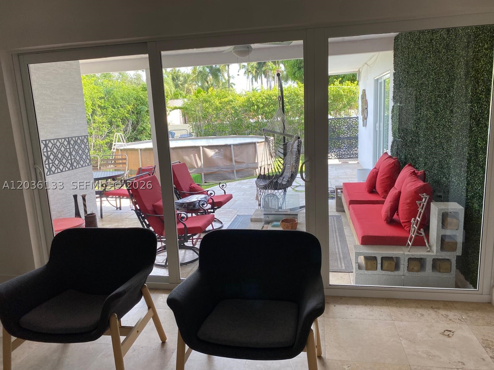 HOLLYWOOD LAKES SECTION - Residential