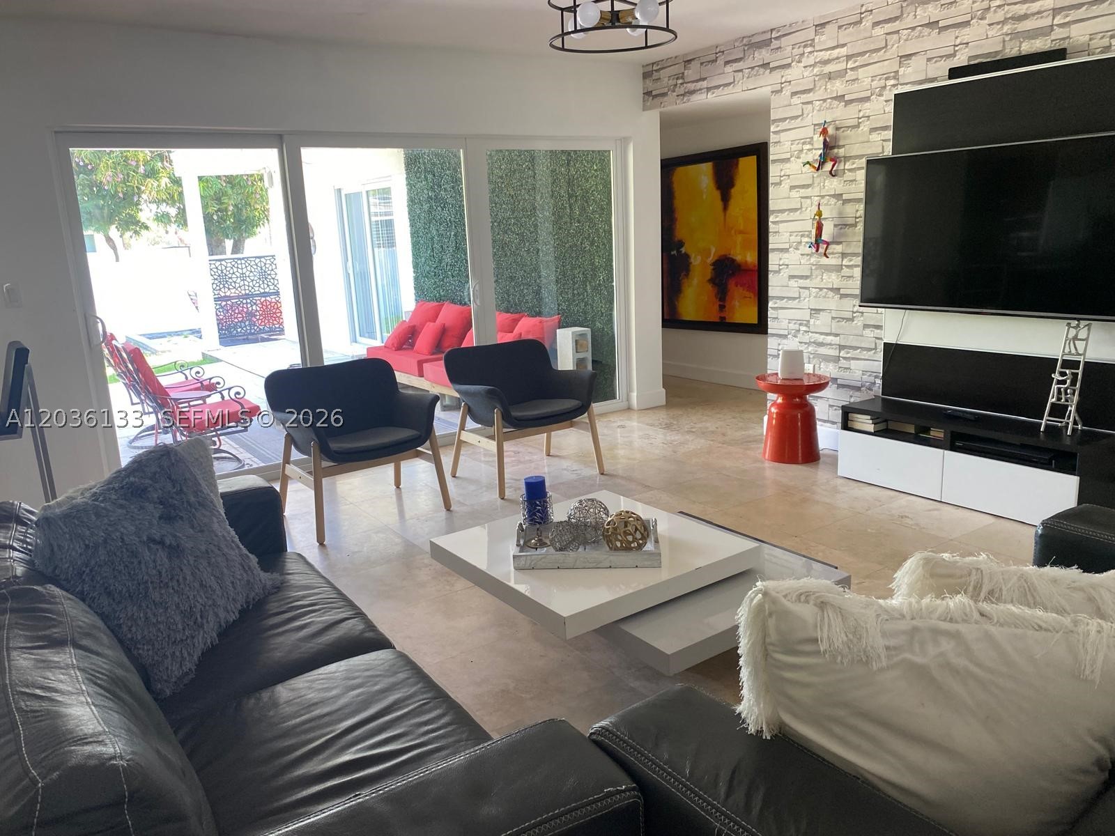 HOLLYWOOD LAKES SECTION - Residential