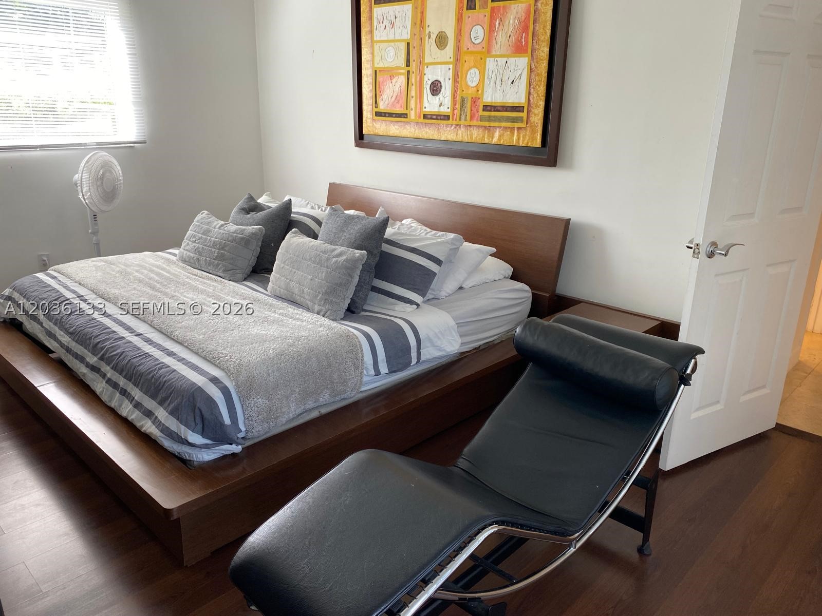 HOLLYWOOD LAKES SECTION - Residential