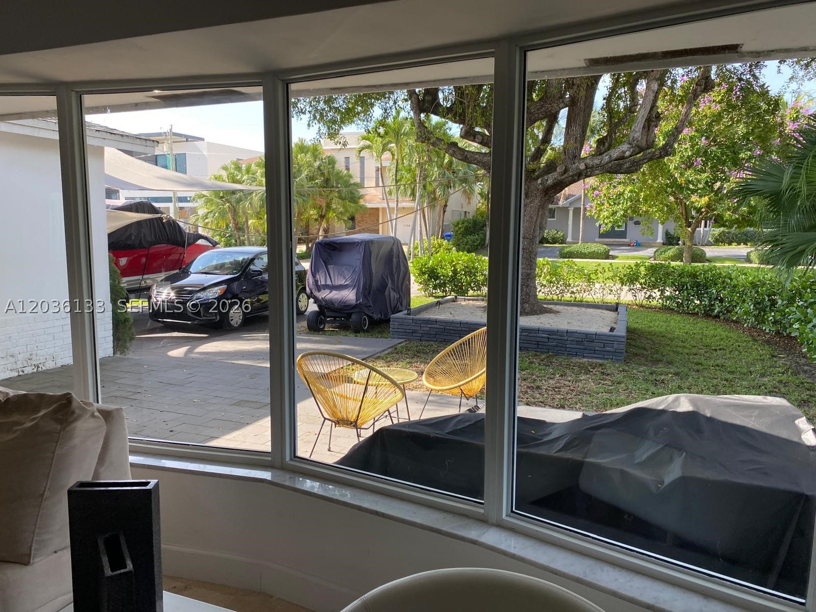 HOLLYWOOD LAKES SECTION - Residential
