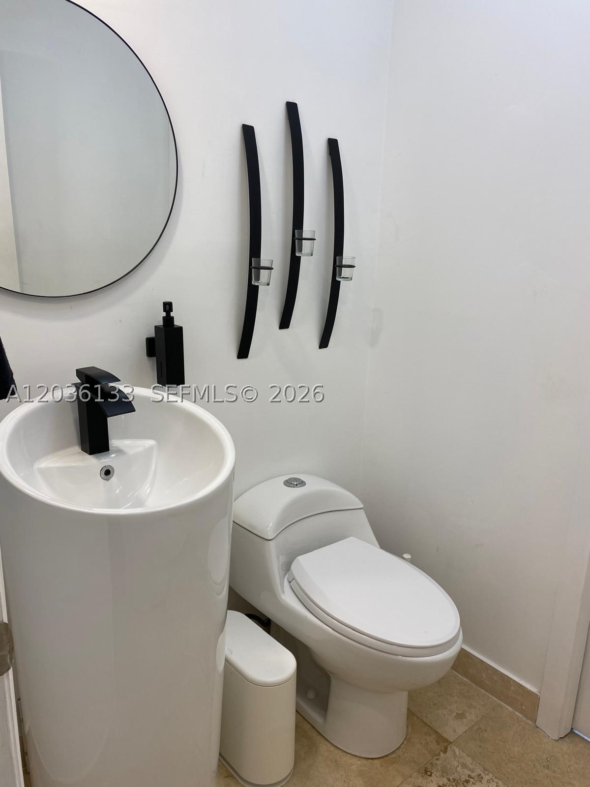 HOLLYWOOD LAKES SECTION - Residential