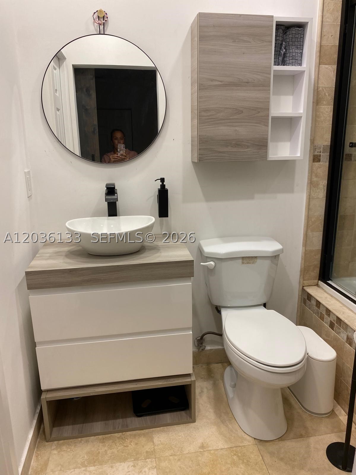 HOLLYWOOD LAKES SECTION - Residential