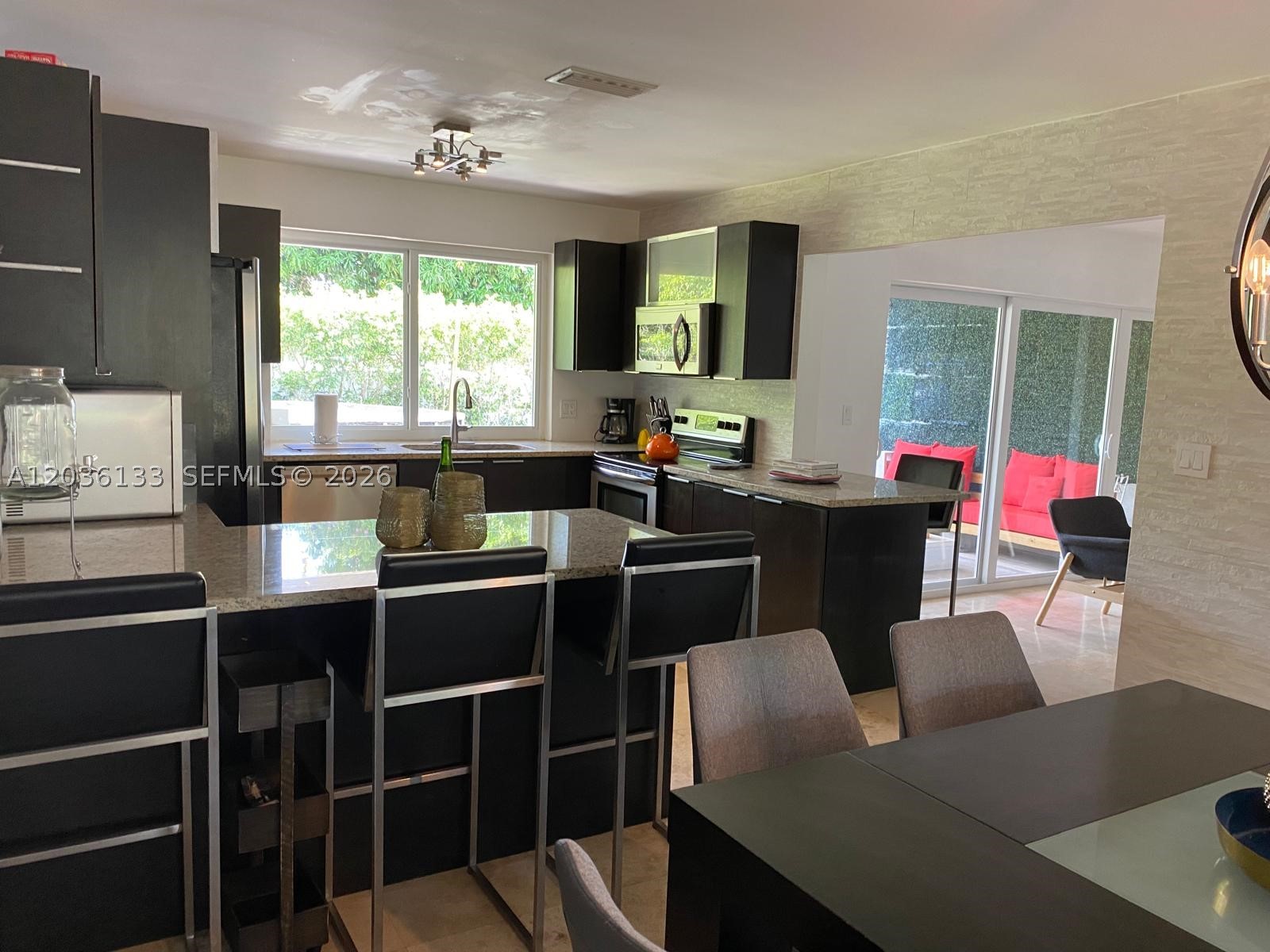 HOLLYWOOD LAKES SECTION - Residential