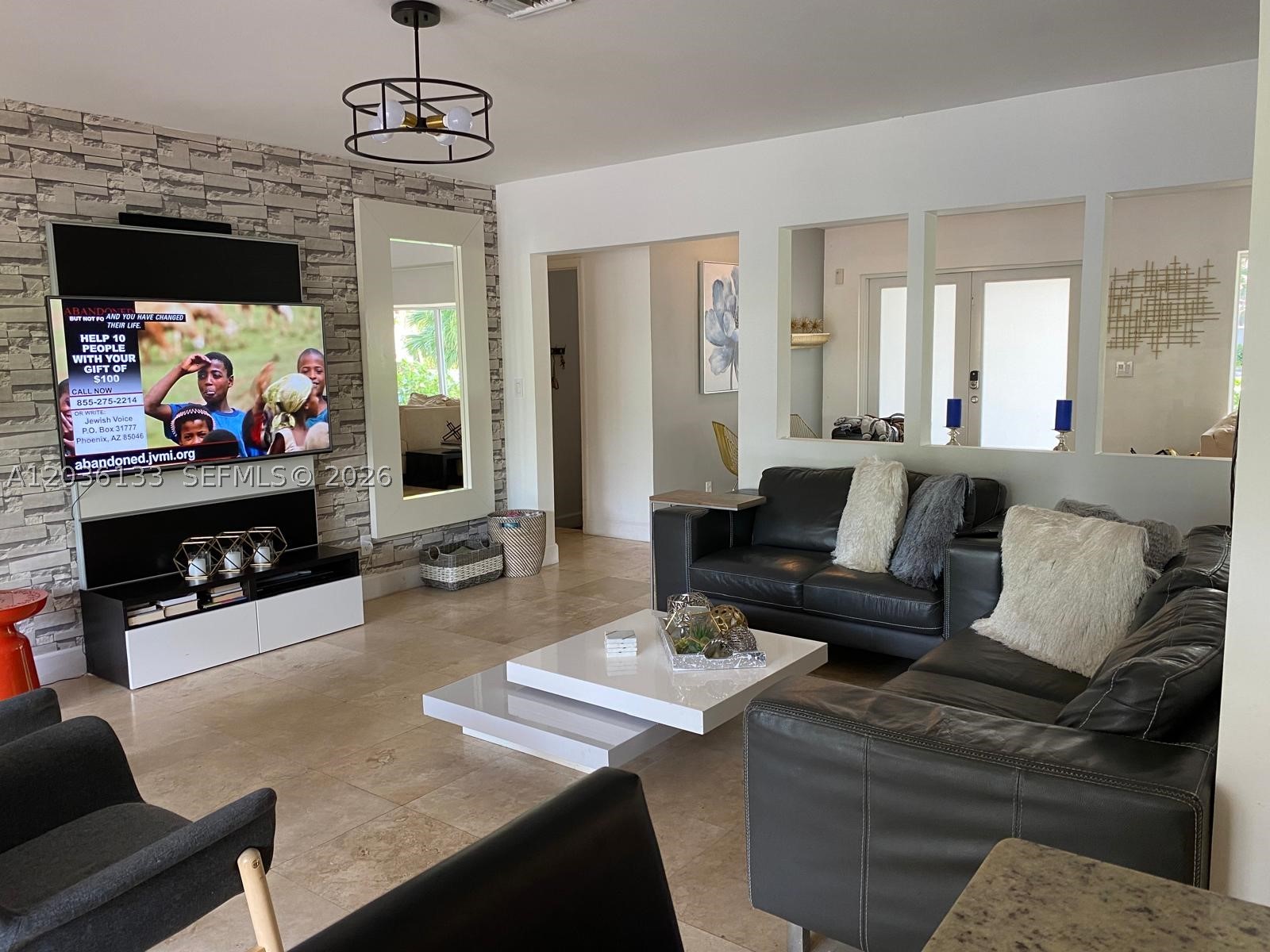 HOLLYWOOD LAKES SECTION - Residential
