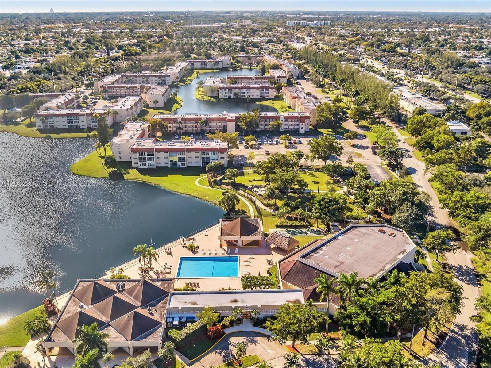 SUNRISE LAKES 90 CONDO - Residential