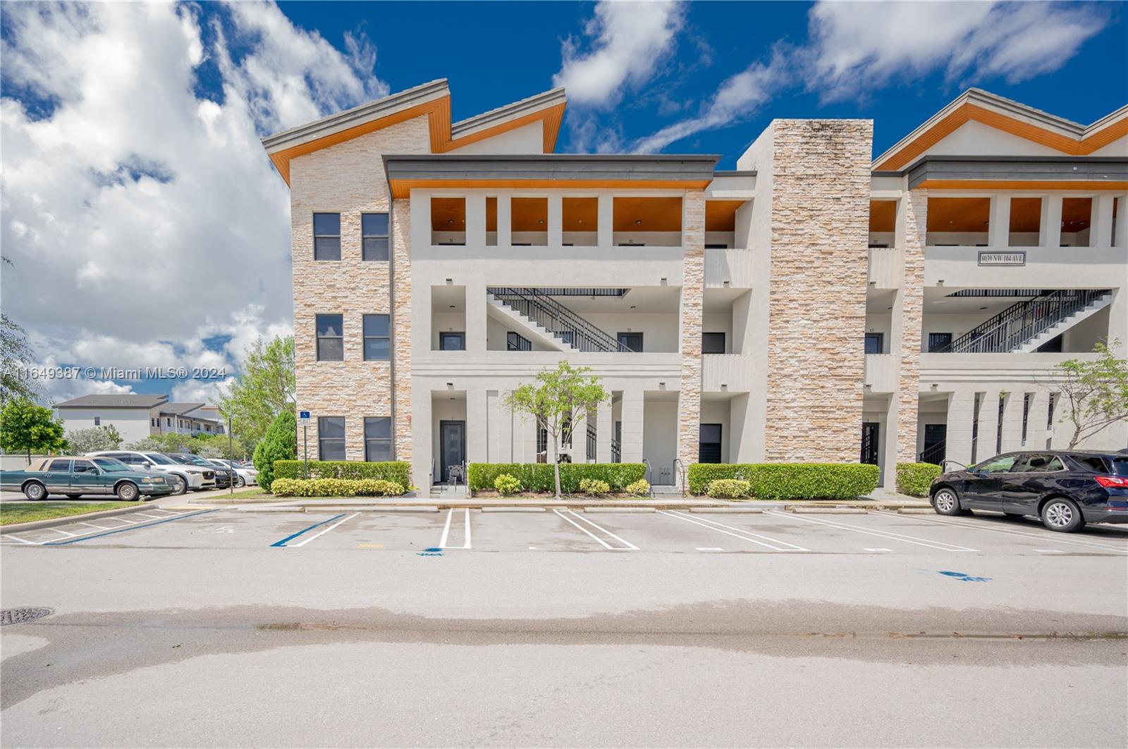 APEX AT PARK CENTRAL COND - Residential