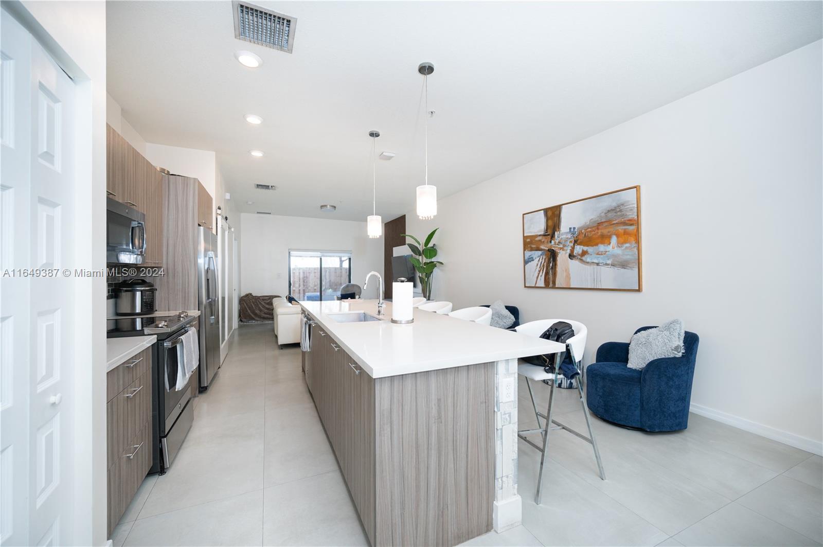 APEX AT PARK CENTRAL COND - Residential