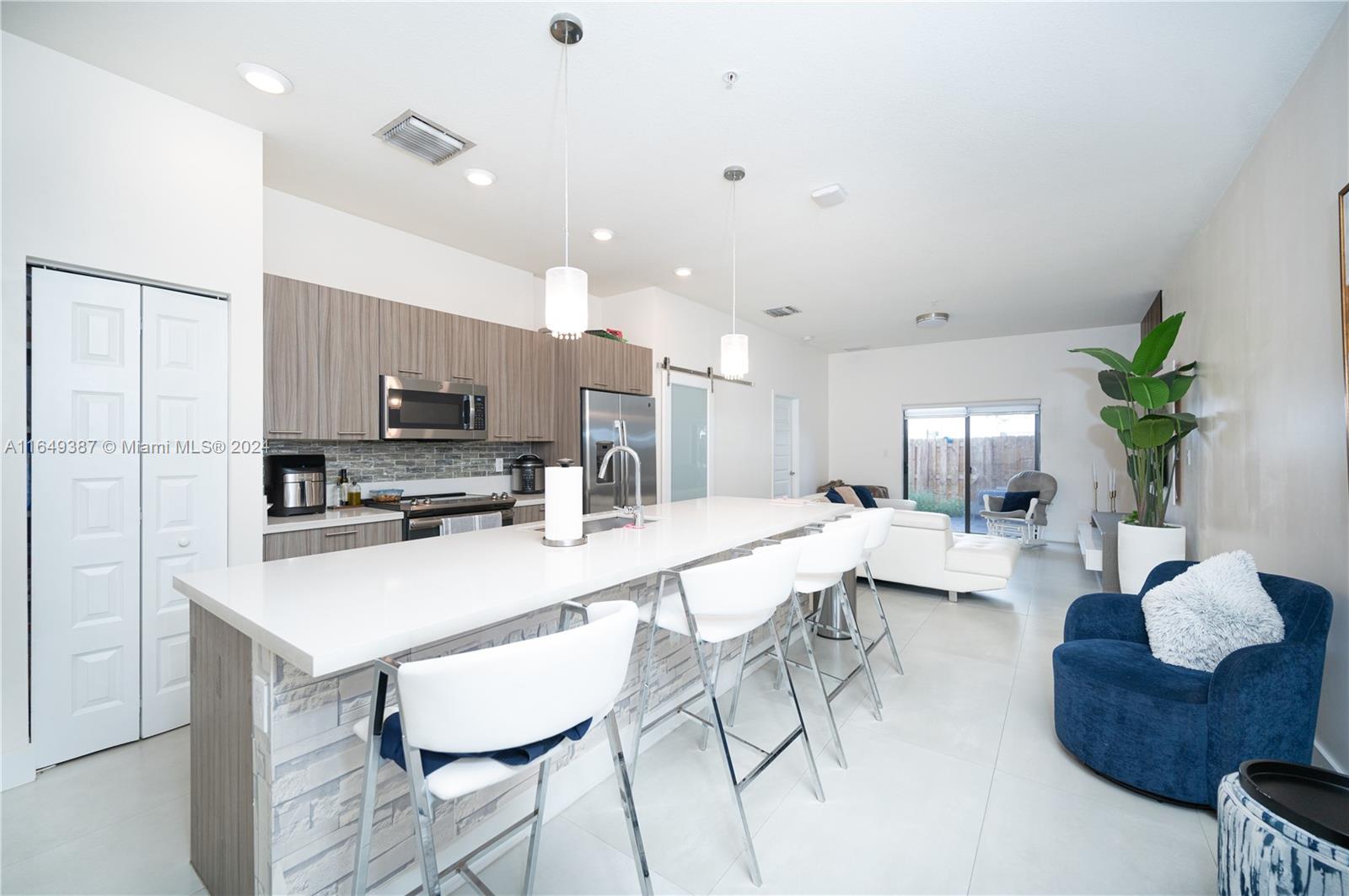 APEX AT PARK CENTRAL COND - Residential