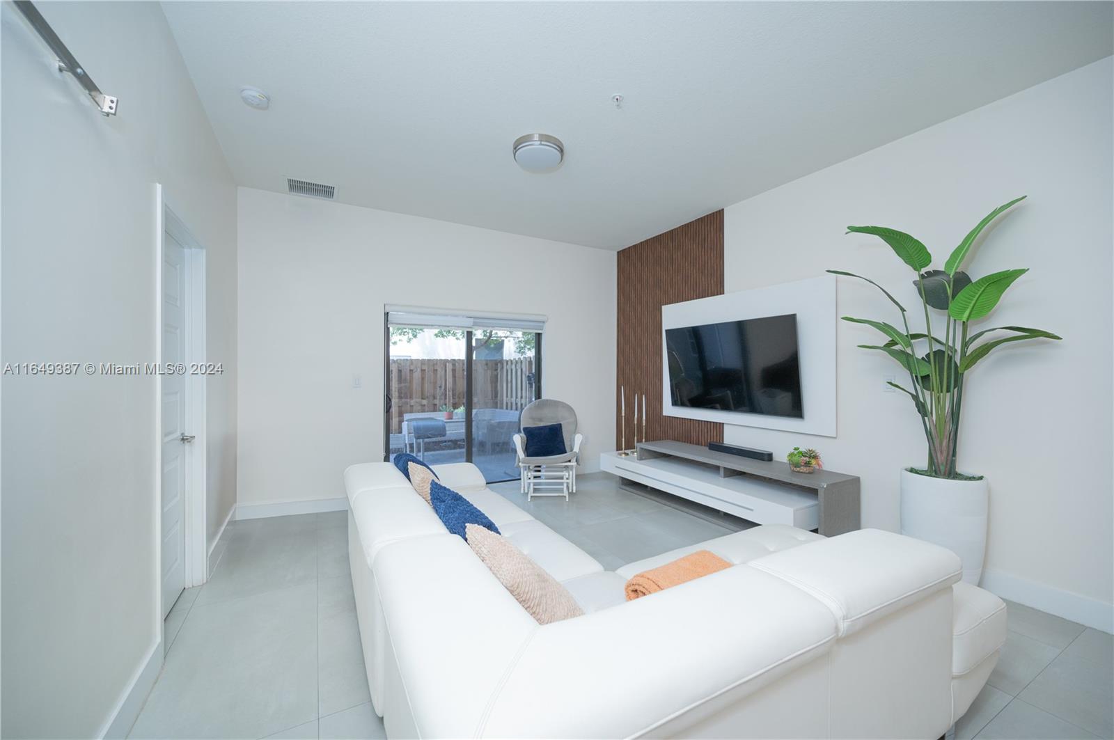 APEX AT PARK CENTRAL COND - Residential