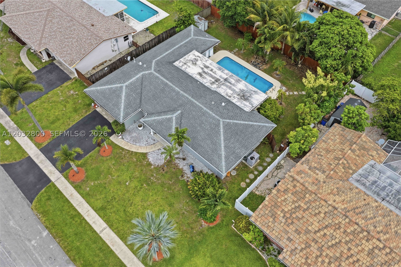 MIRROR LAKE ESTATES SEC 8 - Residential
