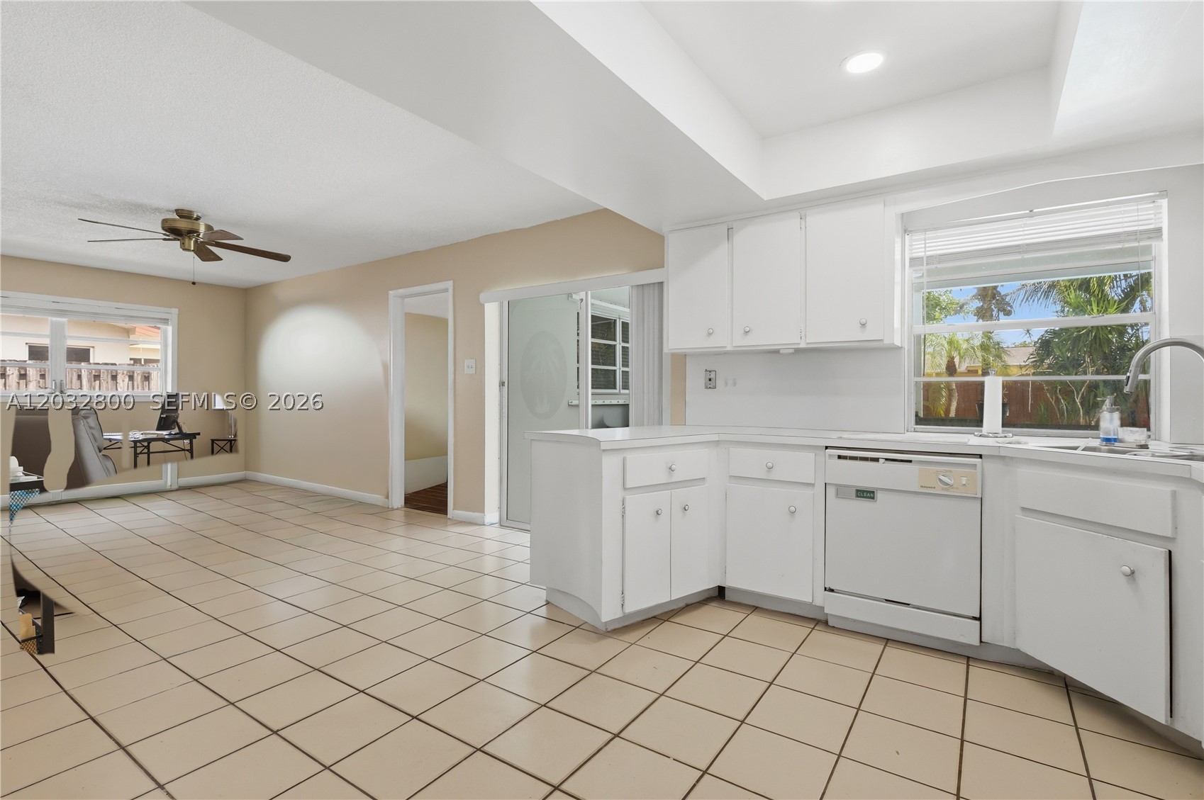 MIRROR LAKE ESTATES SEC 8 - Residential