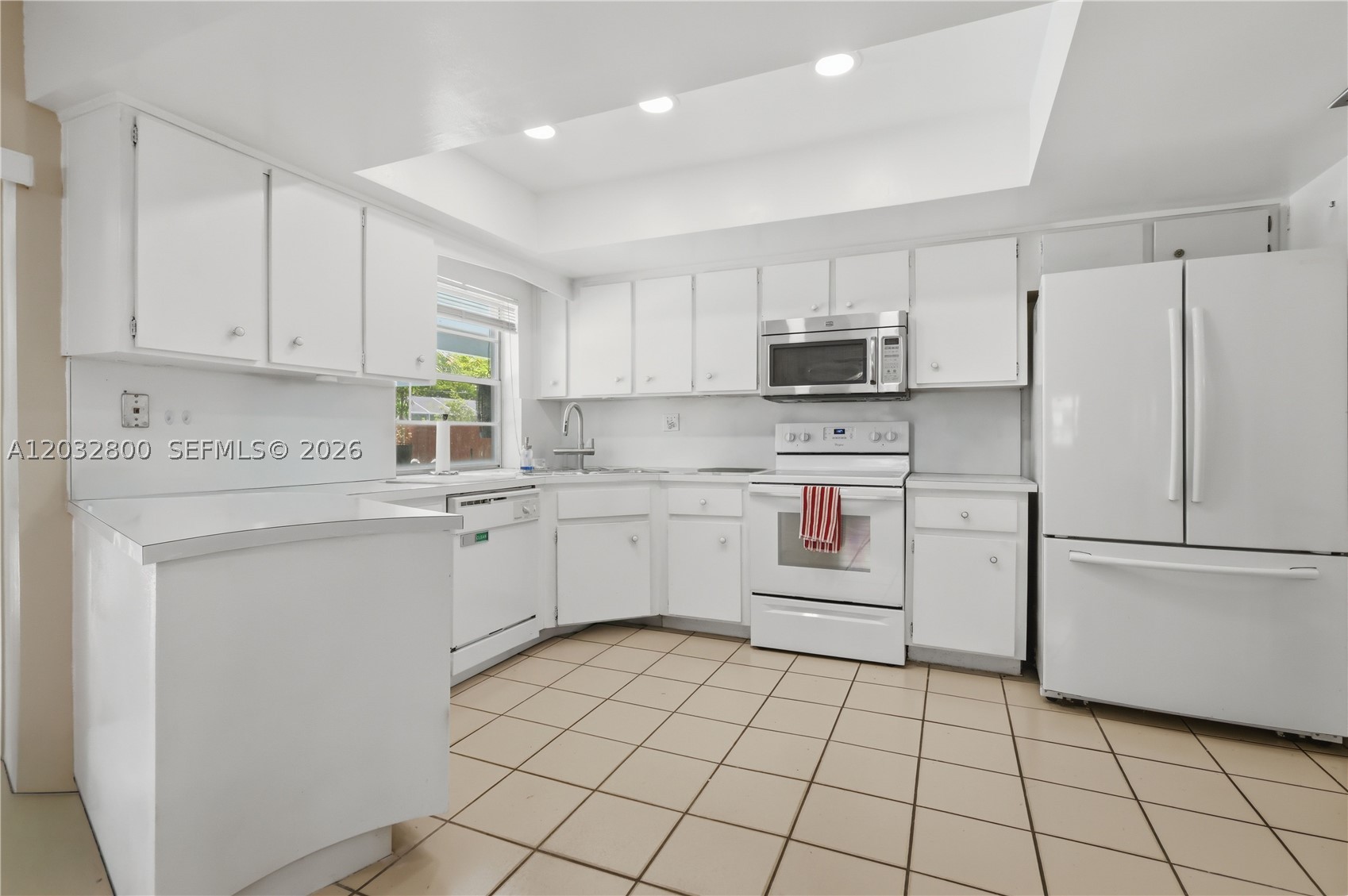 MIRROR LAKE ESTATES SEC 8 - Residential