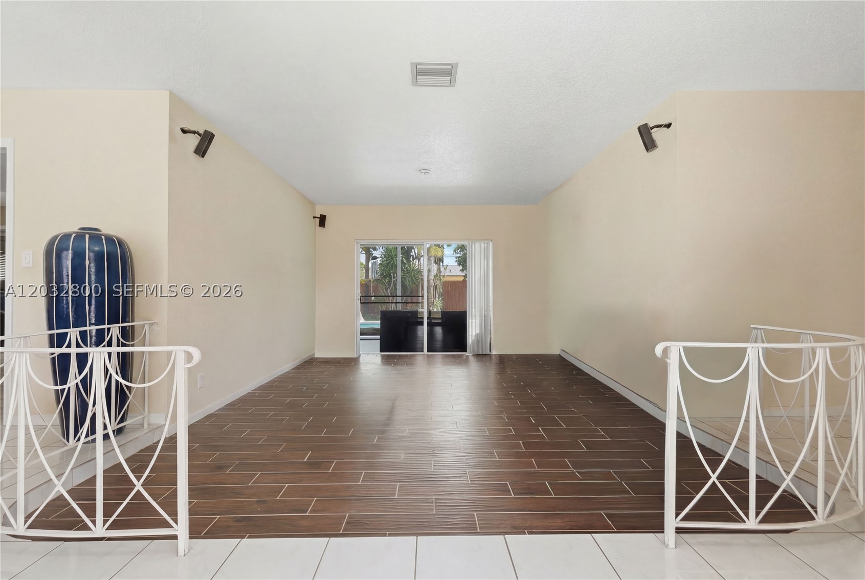 MIRROR LAKE ESTATES SEC 8 - Residential