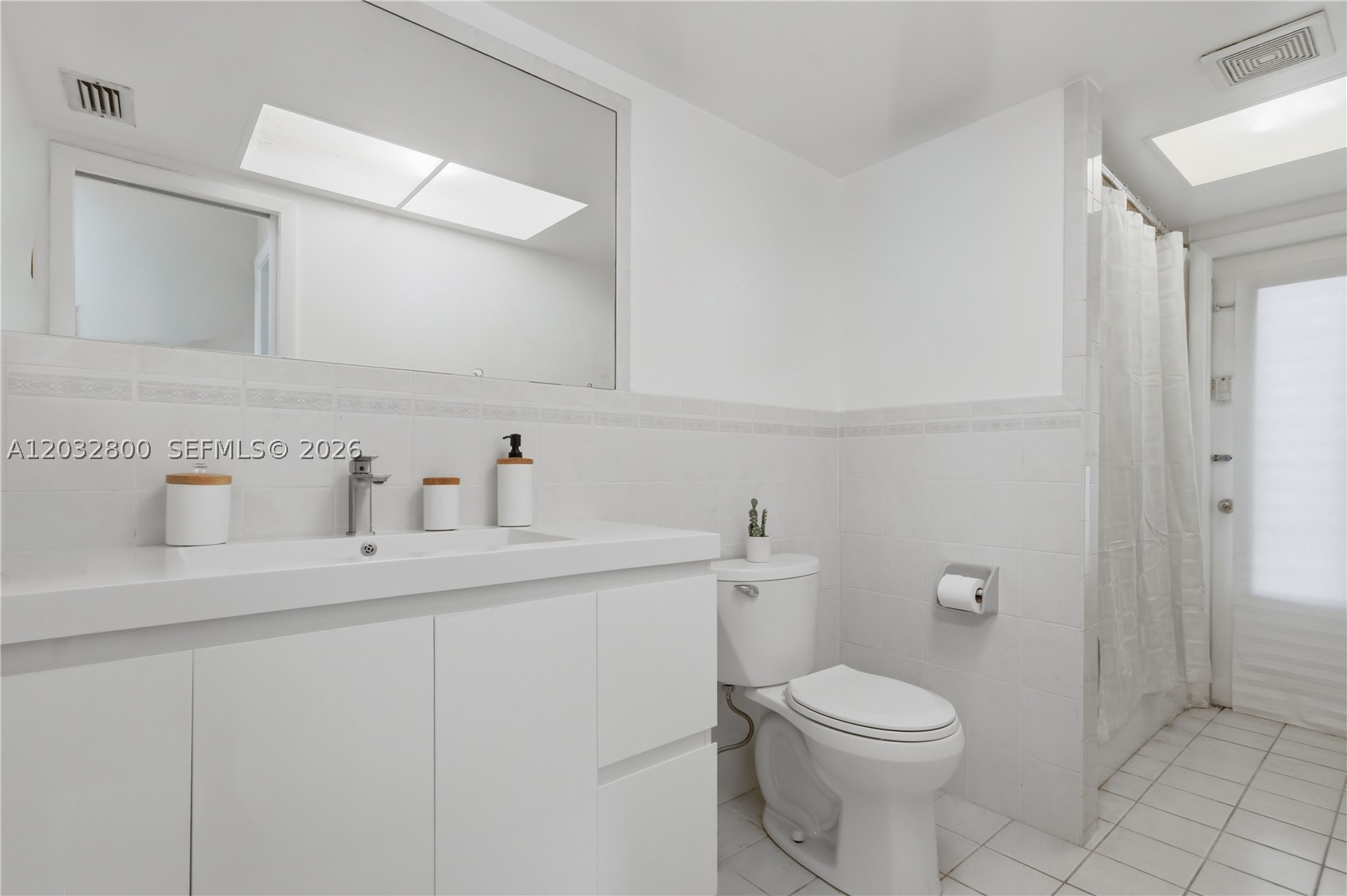 MIRROR LAKE ESTATES SEC 8 - Residential