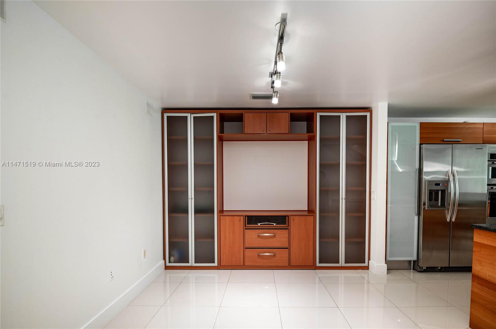 ARTECH RESIDENCES AT AVEN - Residential Lease